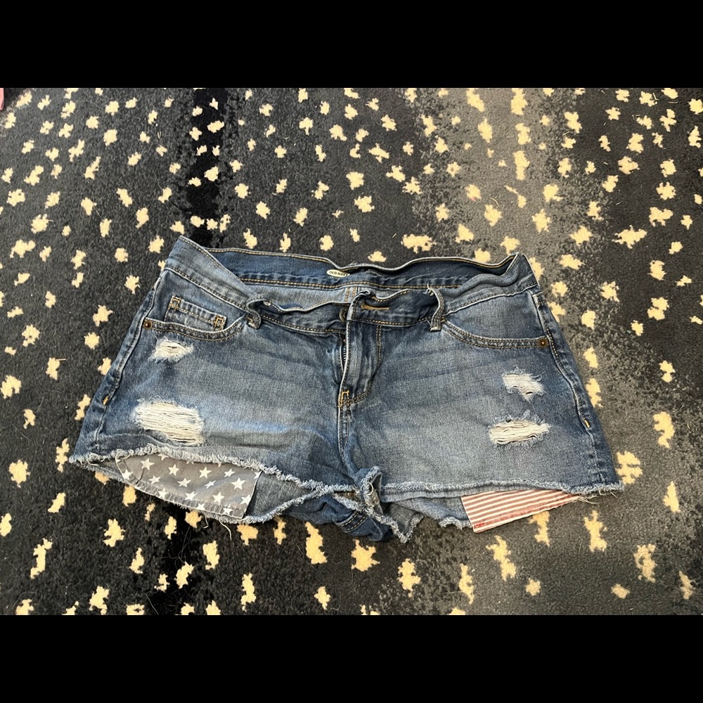 The cutest denim American flag shorts!